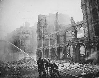 bomberos de Londres durante el Blitz