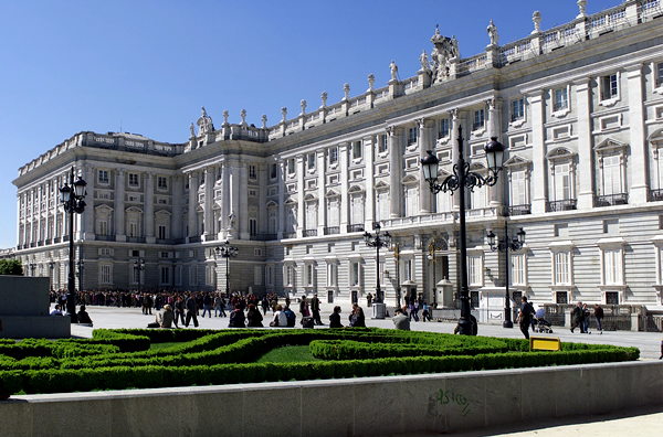 palacio real en plaza de oriente, madrid