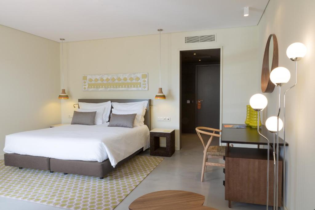 Ozadi Tavira Hotel