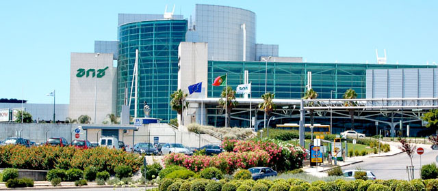 Entrada principal aeropuerto de Lisboa