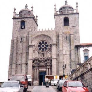 fachada de la catedral de oporto