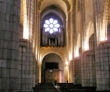 interior de la catedral de oporto